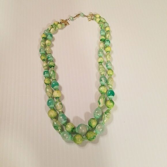 Vintage Double Strand Green Bead Necklace - Picture 2 of 6